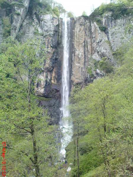 Waterfall_Laton