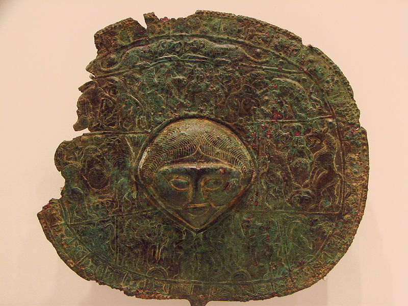 Disc-headed pin zoom (2) Bronze Beaker Luristan 1000 BC (Rietberg museum