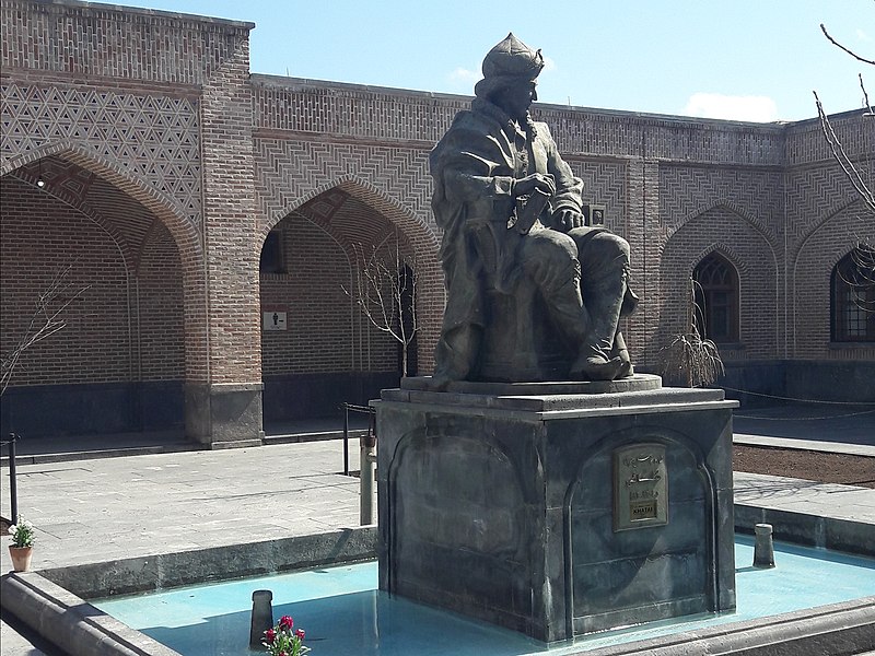 Shah Ismail I Statue