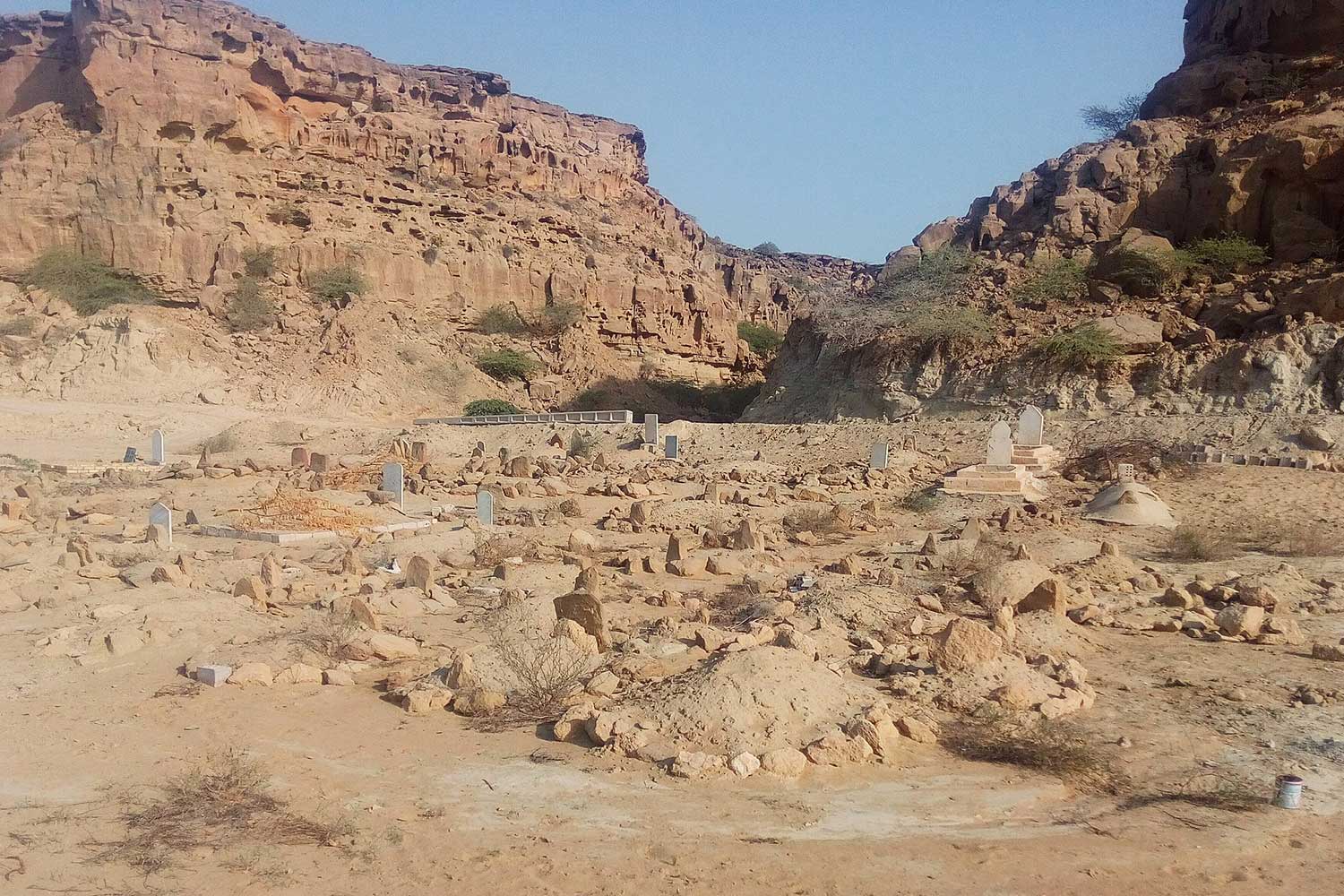 Jan Chabahar Cemetery: Unveiling the Stories of Iran's Dark Tourism Destination